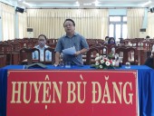 ph ban tuy n gi o huy n y b ng v c ho ng tham gia th o lu n t i cu c h p