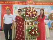 Ph  ch  t ch UBND huy n Th  Di u Hi n th a  y quy n c a Huy n  y   H ND  UBND huy n t ng l ng hoa ch c m ng   i h i