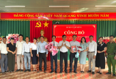 Ban Thường vụ Huyện ủy công bố và trao Quyết định về công tác cán bộ