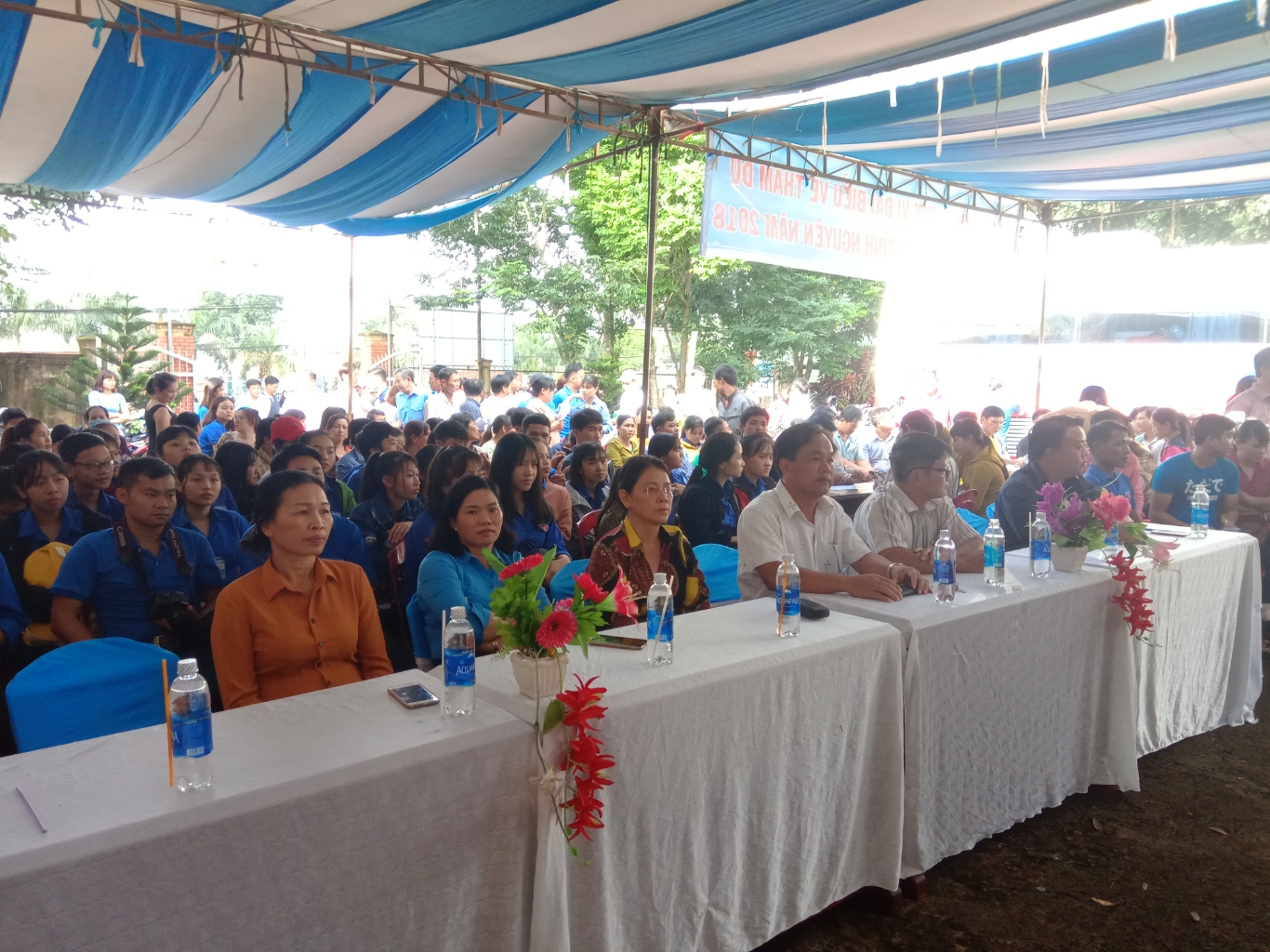 các đại biểu về dự