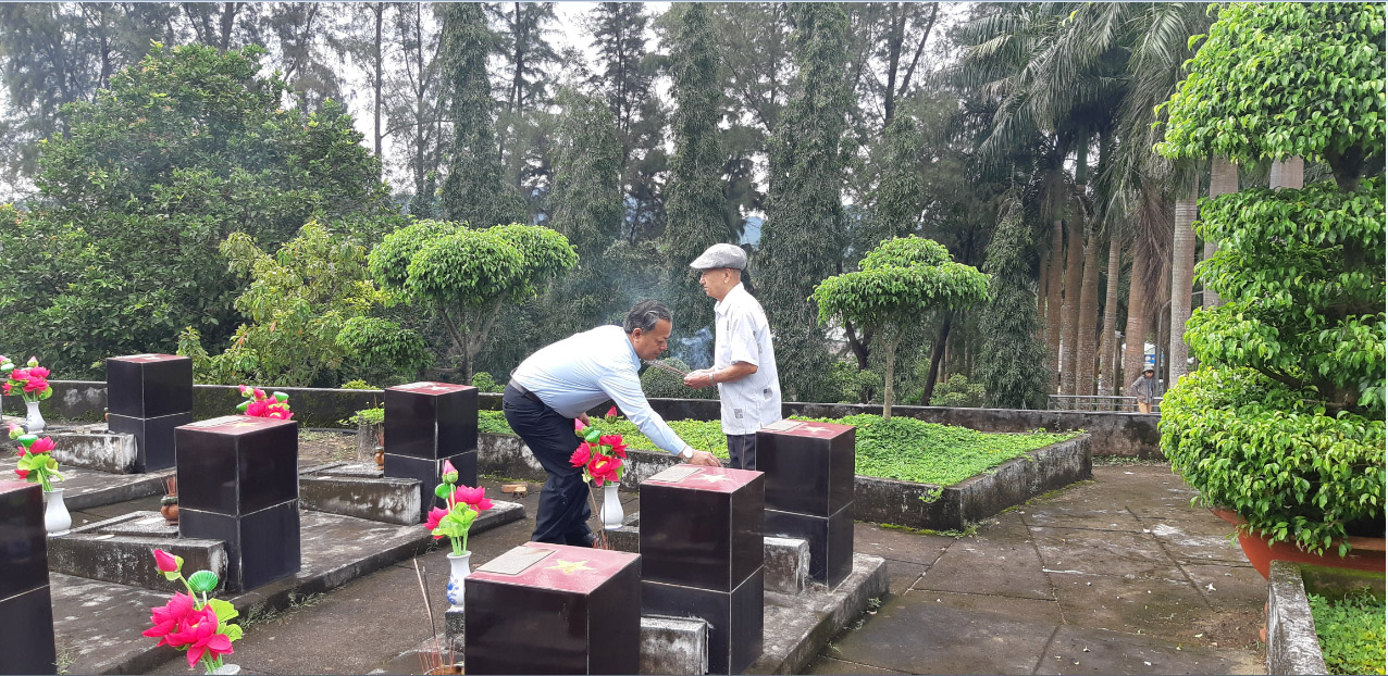 Tổ chức tri ân và lấy mẫu xét nghiệm ADN các liệt sỹ để bổ sung thông tin.
