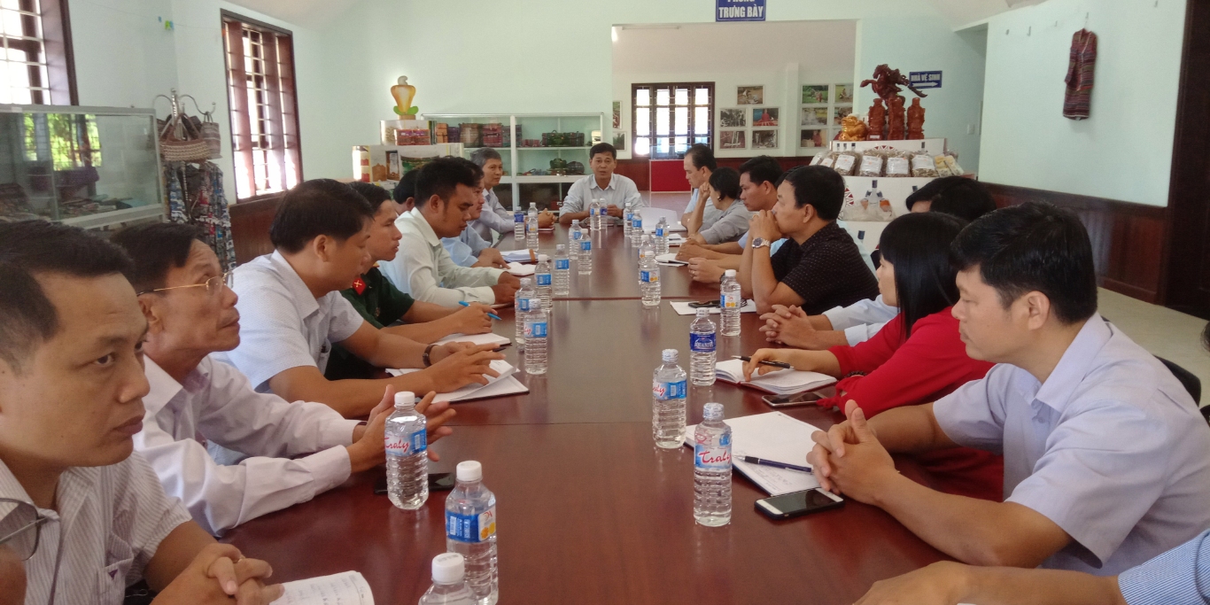 BT huyên uỷ Huỳnh Hữu Thiết kết luận buổi làm việc