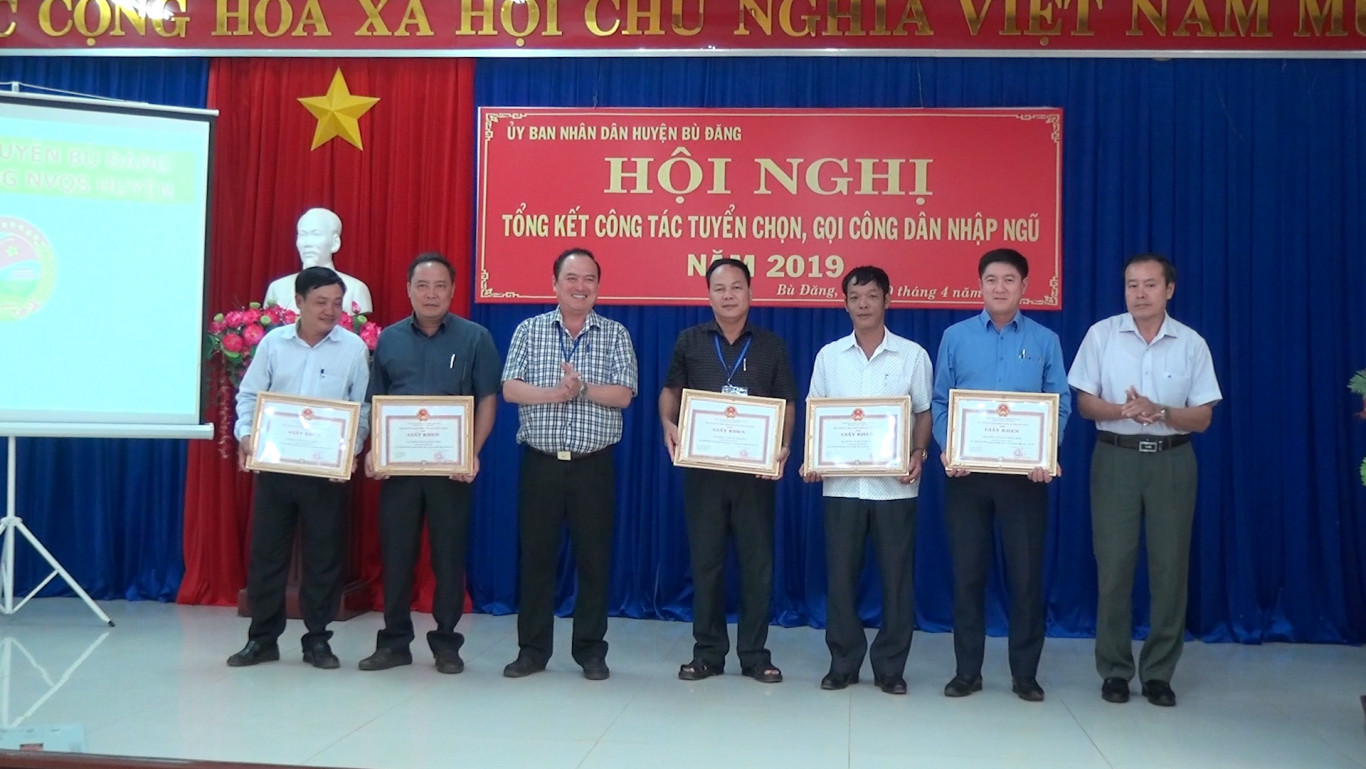 Bù Đăng tổng kết công tác tuyển chọn gọi công dân nhập ngũ năm 2019.