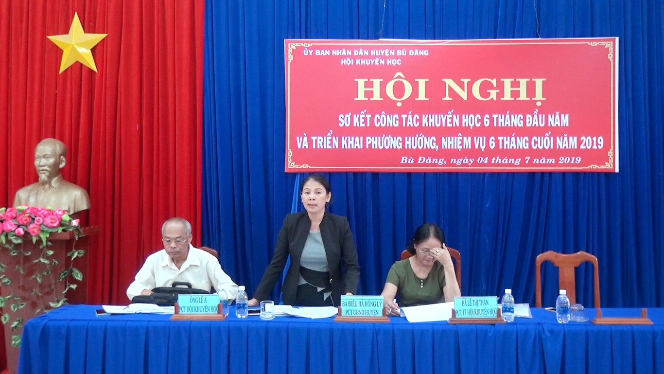 ph ch t ch ubnd huy n ch t ch h i khuy n h c huy n i u h h ng l ph t bi u t i h i ngh