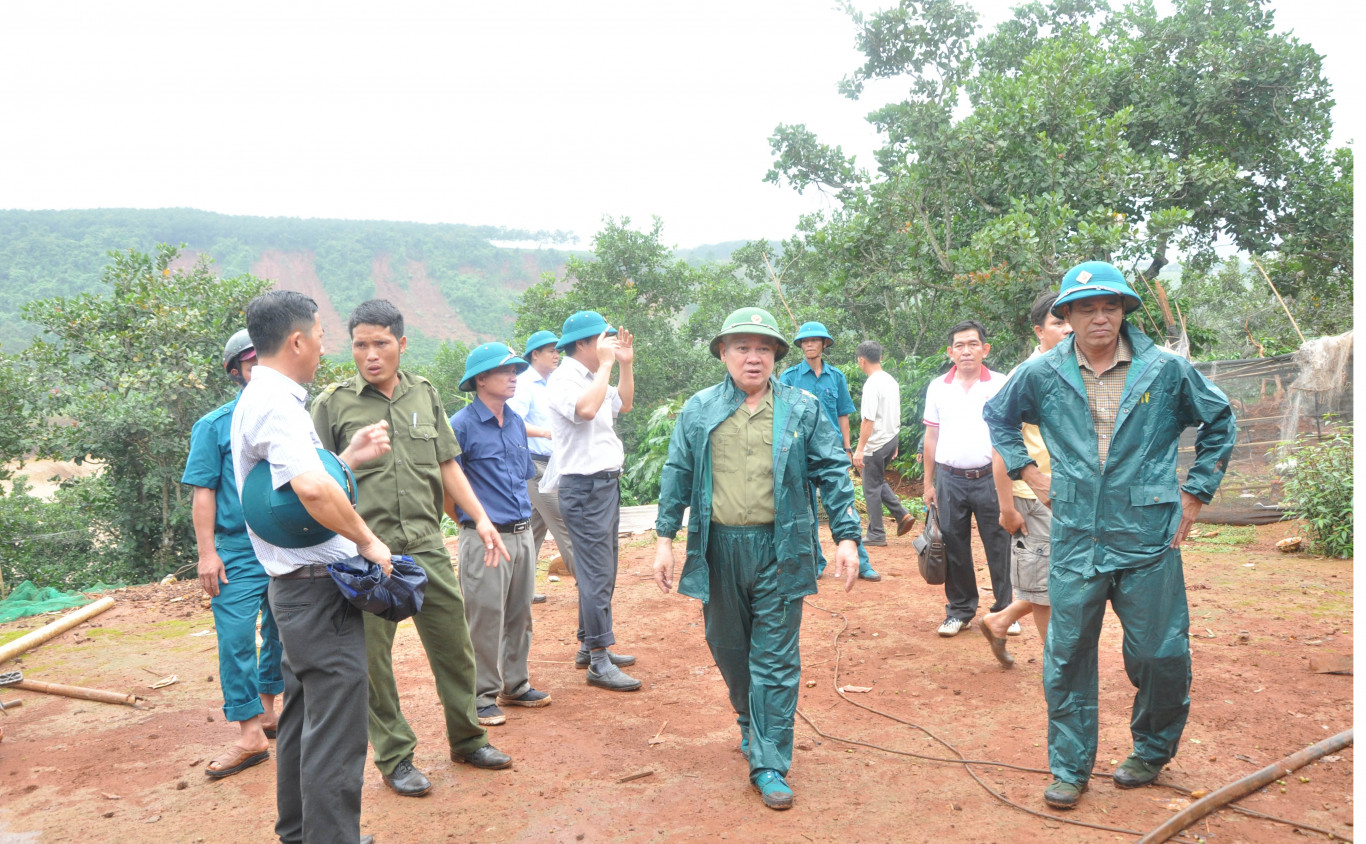 b th tr c ti p i th m c c gia nh