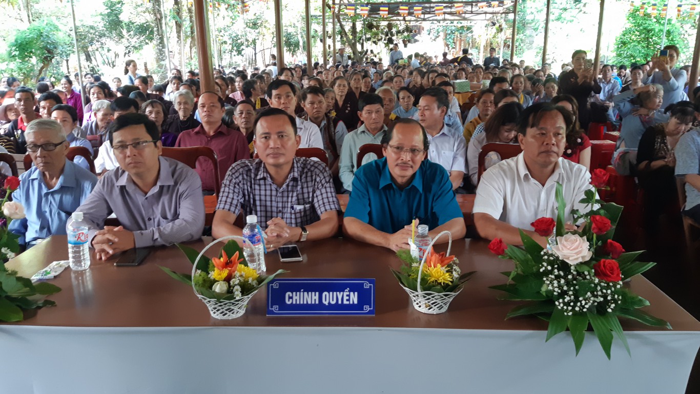 Bù Đăng: Chùa Đức Bổn A Lan Nhã trao tặng 200 triệu đồng Quỹ làm đường giao thông nông thôn xã Đức Liễu và tổ chức giỗ lần thứ 50 của Bác hồ kính yêu.
