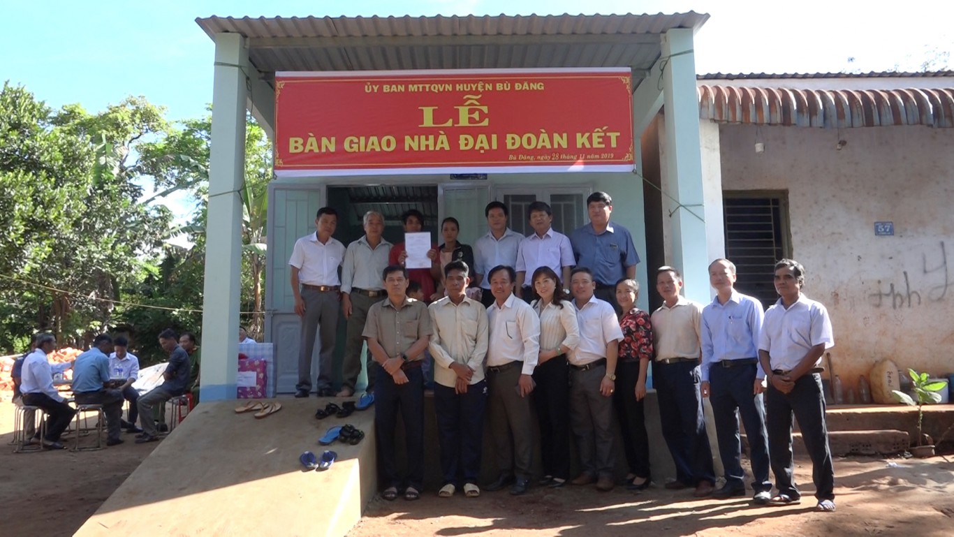 c c i bi u ch p h nh l u ni m v i gia nh anh i u lao