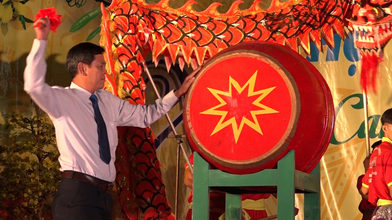 b th huy n y hu nh h u thi t gi ng h i tr ng khai xu n