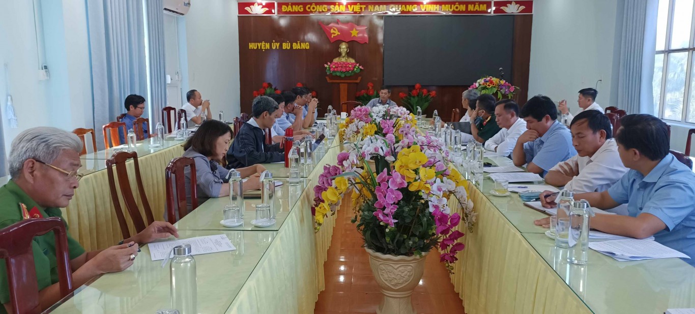 Ban ch    o b u c  t p trung nghi n c u c c v n b n v  d  th o k  ho ch t  ch c cu c b u c  H ND c c c p kh a XV ( nhi m k  2021 2026)