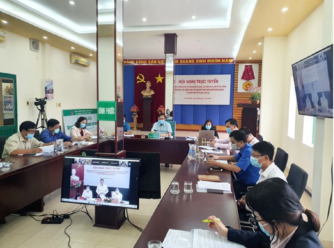 Ông Trương Thanh Dũng, Giám đốc chi nhánh Ngân hàng chính sách xã hội tỉnh chủ trì hội nghị tại điểm cầu tỉnh Bình Phước.