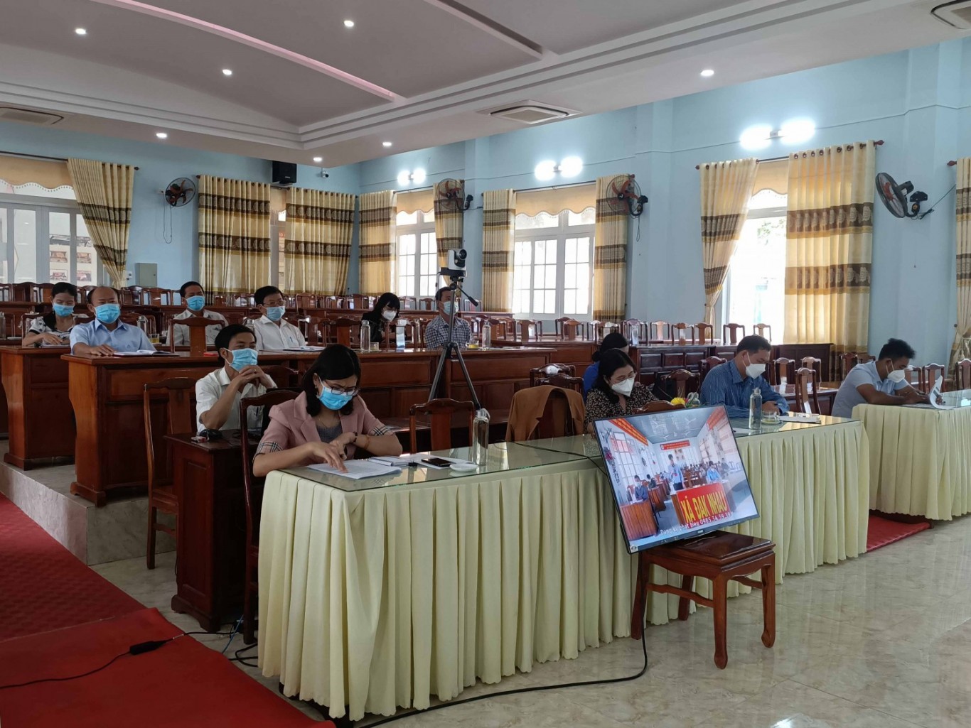 Các đại biểu tham dự tại điểm cầu chính.